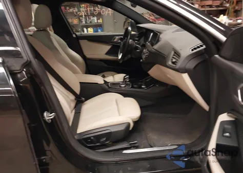 2022 BMW 228 Gran Coupe I xDrive z USA, uszkodzony, nr VIN WBA73AK03N7K37554